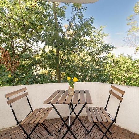 Two Bedroom Apartment By Buonomo Stays Short Lets & Serviced Accommodation In Balham With Balcony London Bagian luar foto