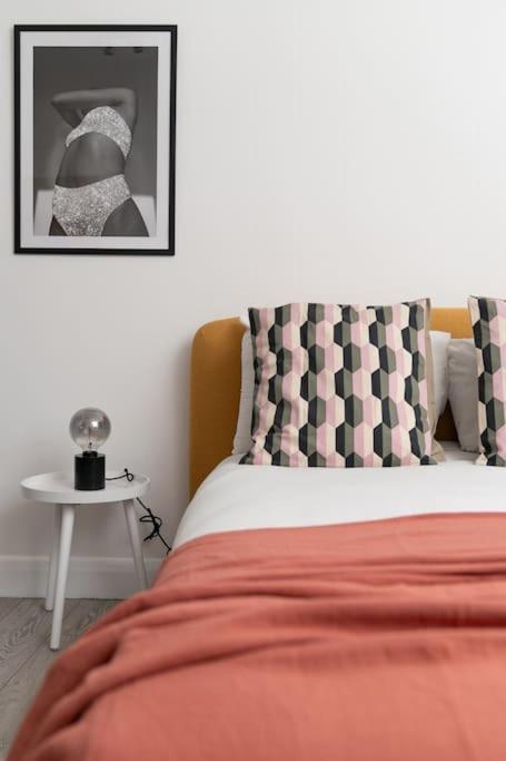 Two Bedroom Apartment By Buonomo Stays Short Lets & Serviced Accommodation In Balham With Balcony London Bagian luar foto