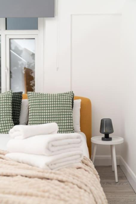 Two Bedroom Apartment By Buonomo Stays Short Lets & Serviced Accommodation In Balham With Balcony London Bagian luar foto