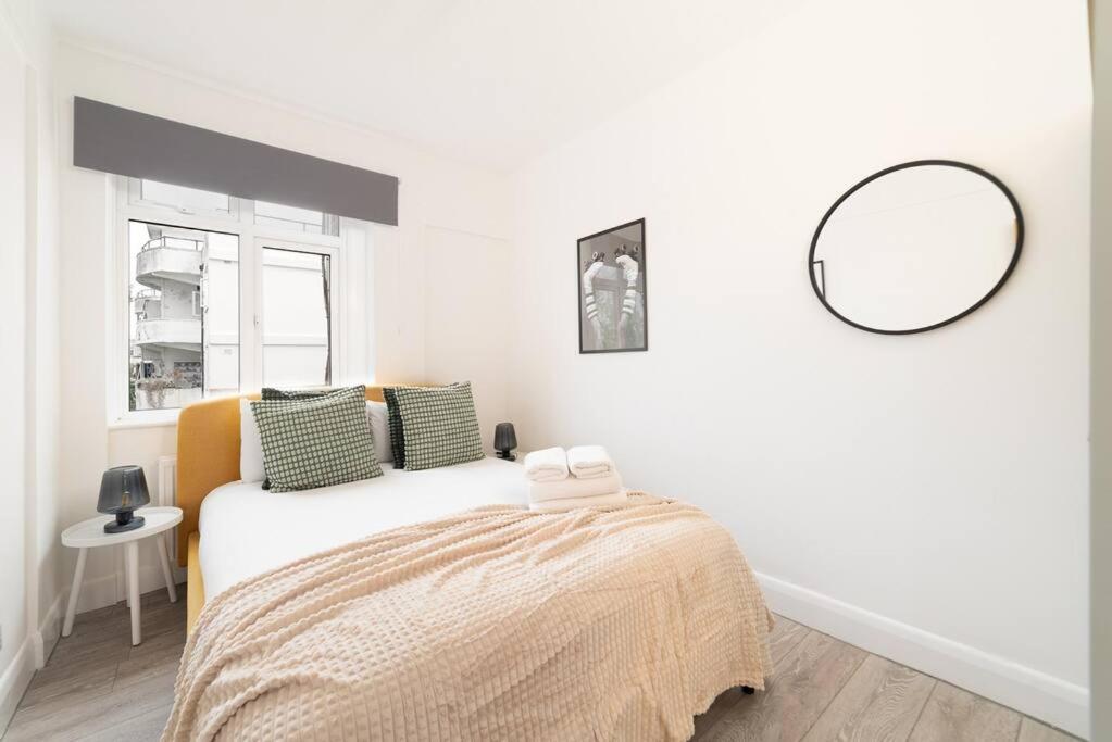 Two Bedroom Apartment By Buonomo Stays Short Lets & Serviced Accommodation In Balham With Balcony London Bagian luar foto
