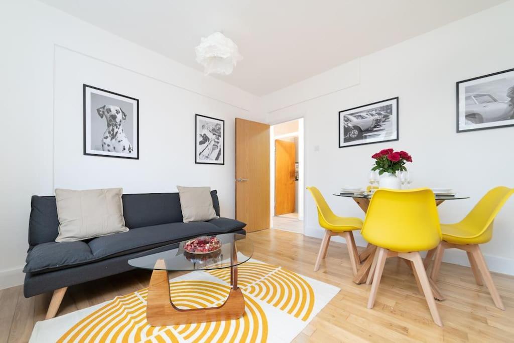 Two Bedroom Apartment By Buonomo Stays Short Lets & Serviced Accommodation In Balham With Balcony London Bagian luar foto