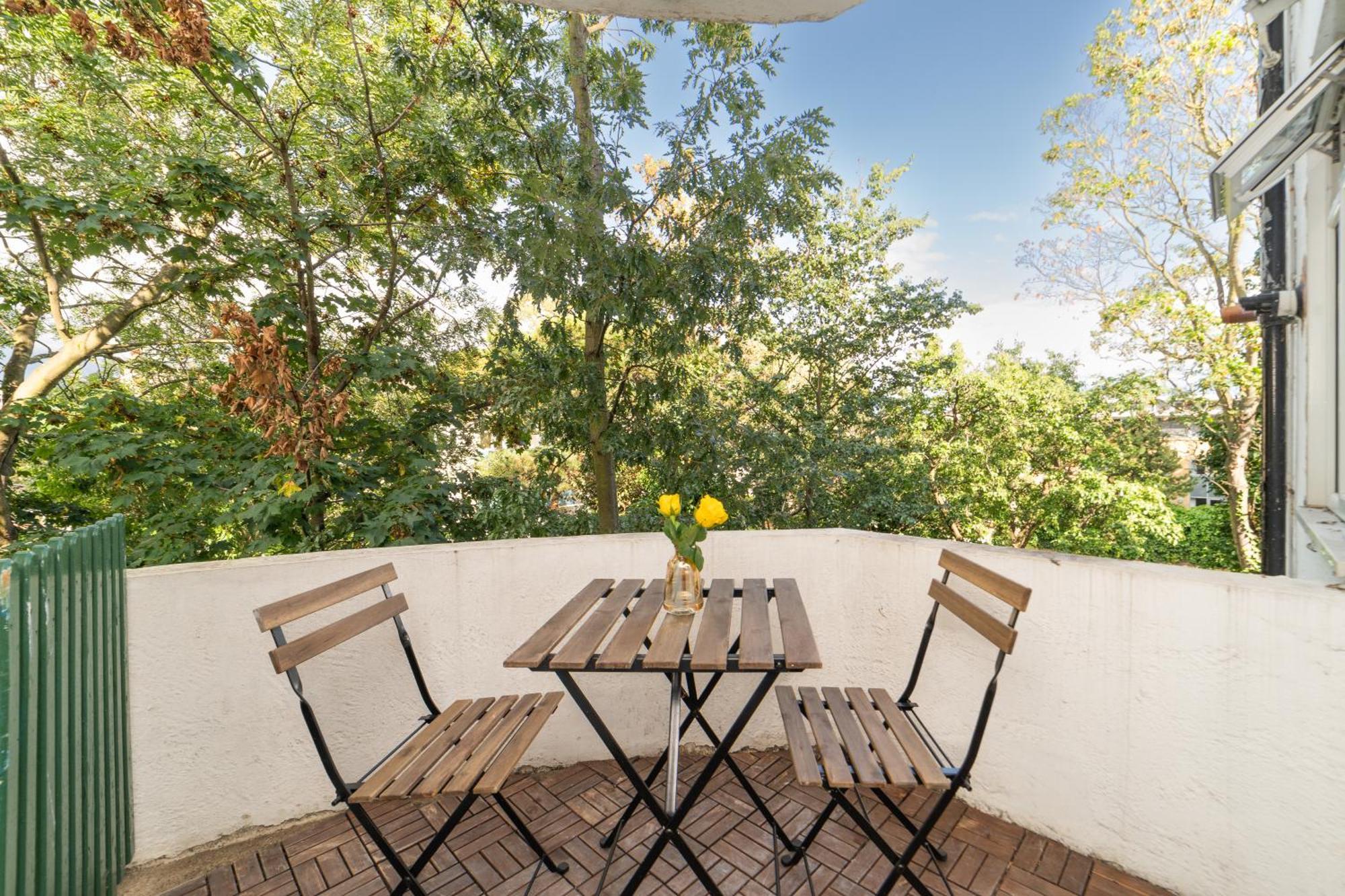 Two Bedroom Apartment By Buonomo Stays Short Lets & Serviced Accommodation In Balham With Balcony London Bagian luar foto